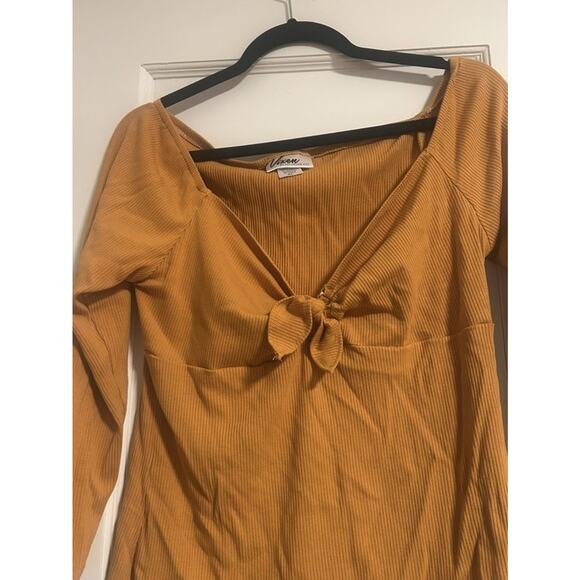 XL TIE ME UP TOP IN MUSTARD - VIXEN BY MICHELINE PITT PINUP - Picture 2 of 3